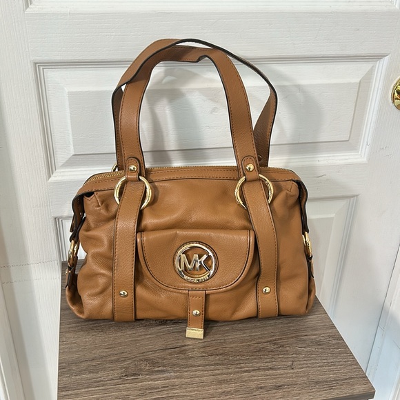 MICHAEL KORS FULTON BROWN PEBBLED LEATHER SHOULDER BAG - Picture 9 of 16